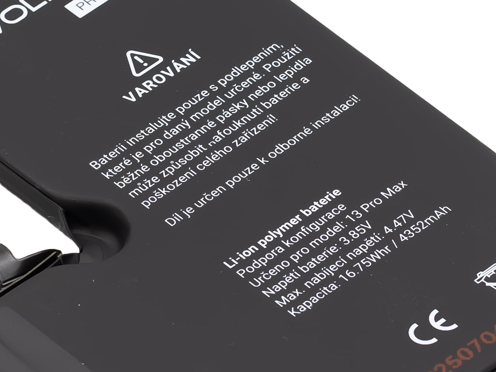 Připravená výměna baterie iPhone 13 Pro Max – náhradní díl